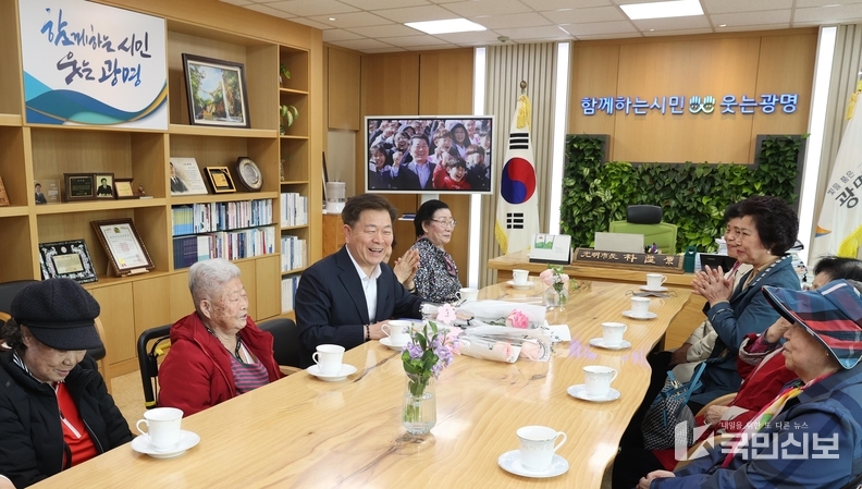 광명시, 어르신 모시는 3세대 이상 가정에 효행장려금 지급.