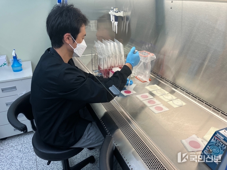 식육 48건을 수거해 식육 위생지표균 집중검사를 실시한 결과 권장기준 이내 47건, 권장기준 초과 1건으로 나왔다고 10일 밝혔다.