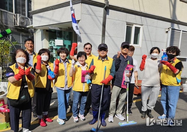 정자1동 홀몸어르신 주거환경개선사업.