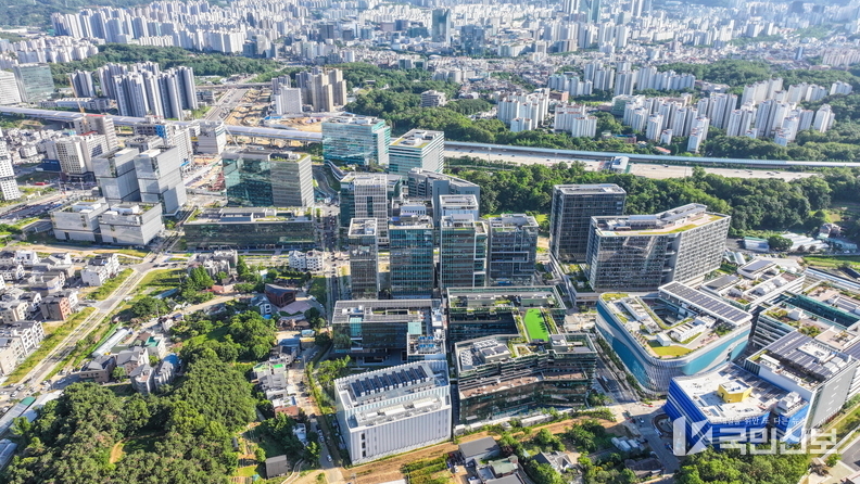과천지식정보타운 기업 전경.