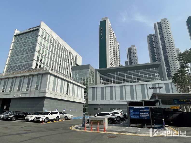 포일 스포츠센터 전경.